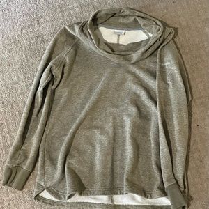 Columbia heather green pull over